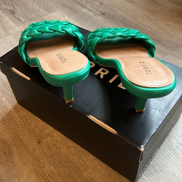 Torrid Green Woven Toe Strap Mule 8.5 (WW) - Picture 6 of 9